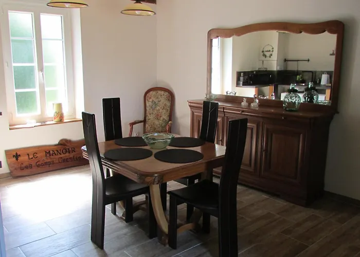 Fleur De Lys Bed & Breakfast Questrecques