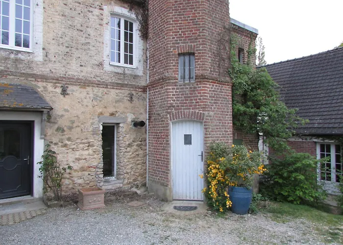 Fleur De Lys Bed & Breakfast Questrecques