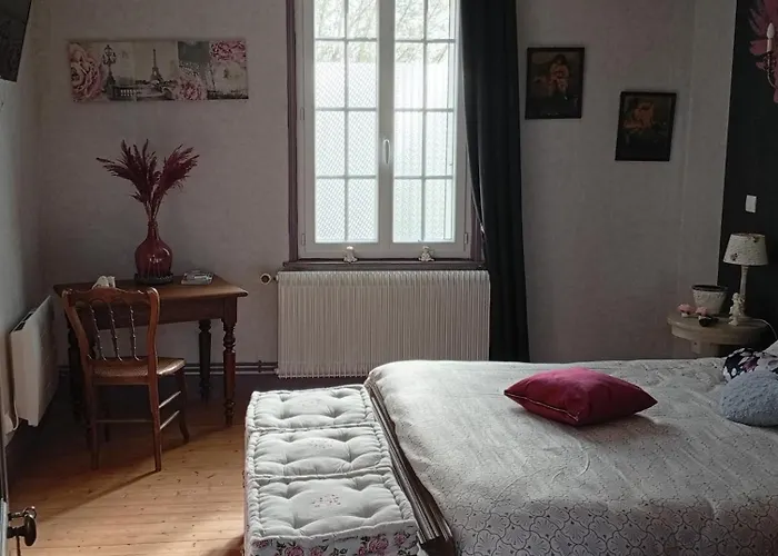 Fleur De Lys Bed & Breakfast Questrecques